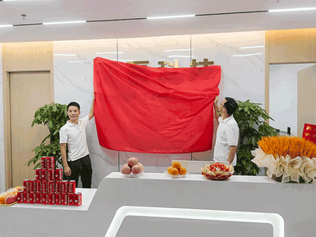 1726121499556851.gif 640.gif